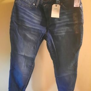 Maurices jeans
